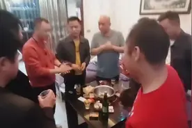 原版，2000年的兵，武警内卫战友小聚军中绿花，小唱一曲，军人视频封面