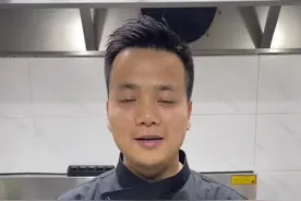 #广东美食推荐官 #抖音美食创作人 很多人做金银蒜蓉酱都做不好，会影响菜品的味道，今天我来分享一道最经典生蚝吃法，蒜蓉粉丝蒸生蚝，视频封面
