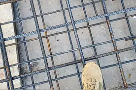 莫总自建房施工更新，满堂红基础，底板没做防水，会渗水吗？#自建房 #筏板基础 #满堂红 #防水 视频封面