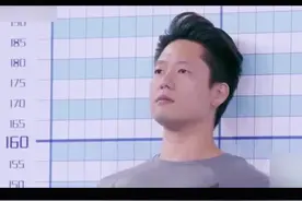 不过凌潇肃的体脂就只上升了一点点 所以应该长的都是肌肉吧哈哈哈！#凌潇肃视频封面