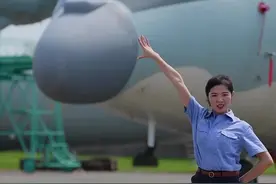 #中国航空工业921就爱你 她来了，她带着动感舞蹈和战机来了！@航空工业陕飞 的“腰带小姐姐”了解一下~视频封面