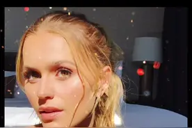连续两场大败！网友调侃：雄鹿老板女儿比雄鹿的比赛好看多了！#篮网39分大胜雄鹿 #nba吐槽大会视频封面