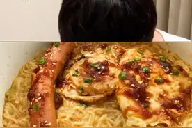 好吃到掉眉毛的没朋友泡面，糖醋蛋真的绝了！@陈赫 老师来收作业啦#陈赫没朋友牌泡面秘方 #美食趣胃计划视频封面