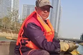 治水神器！#杭州 用#河蚌 治理水道，60万河蚌一年可以净化整个#西湖 的水量！@抖音短视频视频封面