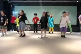 有些人终其一生不知所爱，而他们却已经开始为热爱而奋勇向前视频封面