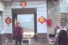 近日，安徽阜阳。老奶奶患阿尔兹海默症爬错屋顶，但结局暖心又幸运！#家人 #亲情 视频封面