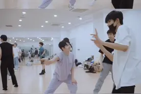 #into1力丸 #力丸 INTO1练习室 rikimaru回归了！😭 看他蹲着打拍 瞬间泪目~怀念😭视频封面