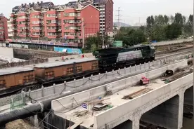 宁芜铁路马鞍山段湖北西路道口“平改立”工程即将竣工。视频封面