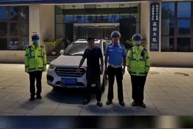 够狂！横跨四车道，[发怒]警蜀请你来喝茶🍵视频封面