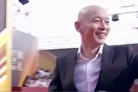 #葛优 的演技实力毋庸置疑，绝对的实力派老戏骨，本人也非常平易近人，毫无明星的架子，葛大爷当之无愧👍🏻视频封面