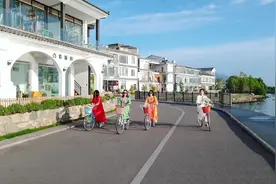 四个貌美如花的广东东莞小姐姐来s湾拍航拍#记录旅行时光视频封面