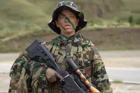 他未曾对你许下任何，却替你守了万里山河#没有撤退可言 #八一建军视频封面