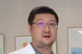 一活动就天旋地转的晕，原因竟是他#头晕 #耳石症 #医学科普 视频封面