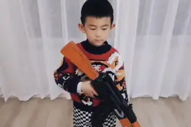 消灭疫情，保家卫国。#ak47 #亲子手工 #纸箱玩具 #特效制作视频封面
