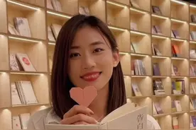 生日快乐！#合租男女 #抖音上的爱情故事 #不偏不倚刚好是你 视频封面