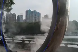 北湖公园今晚正式对外开放，以后节假日周未都开放。#音乐喷泉水景灯光秀 #夜色撩人 #城市的夜晚 视频封面
