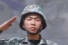 祖孙三代接力从军！传承，这便是父亲节最好的礼物❤️#感恩父母 #父亲节 视频封面