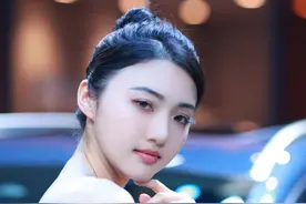模特王微#美女 #模特 #人像摄影视频封面