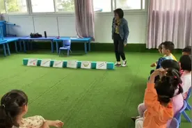 我家小朋友把老师的手都打痛了！！视频封面