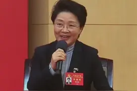 甘肃代表团新闻发言人、甘肃省委常委、省委宣传部部长张永霞出席中国共产党第二十次全国代表大会新闻中心第四场集体采访并回答记者提问。（来源：新甘肃）视频封面