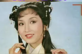 恩爱38年她因无法生子多次劝陈百祥离婚都没答应，老公破产两次都不离不弃，你喜欢这样的恩爱夫妻吗？#明星 #娱乐明星 #陈百祥 #黄杏秀视频封面
