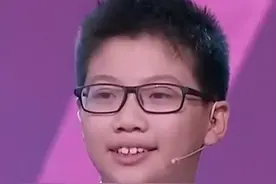 总有人为了守护“人间”负重前行，我们找来“人间”的赞美诗念给你听！视频封面