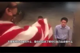 香港纵暴议员与暴徒理大起内讧遭讽：想捞选票却被自己人KO！视频封面