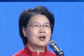 #湖北长江马拉松 5月5日，5座城，4万人，沿江同跑，湖北省副省长肖菊华出席发令仪式宣布赛事开幕视频封面