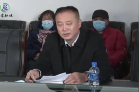 张振东主持召开小区疫情防控工作座谈会视频封面