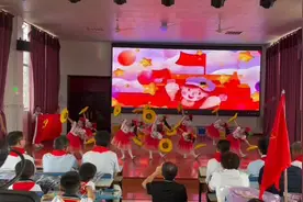 今天六一儿童节，孩子们上午到八一希望小学表演了视频封面