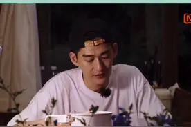 #牧野家族 特别的味道，想起特别的人#张翰冲奶粉泡饭想爸爸视频封面