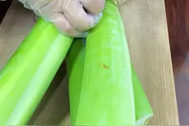芋苗不要拿来喂猪啦！今天教大家做速成#芋苗酸 ，今天做明天可以吃！超级下饭哦！#芋檬酸 @DOU+小助手