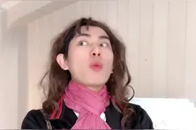 班主任批评女同学化妆现象～视频封面