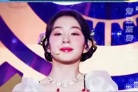 裴姐用颜值征服一群人，又被一群人用身高征服。#redvelvet #裴珠泫 #张元英 #李马克 #exid视频封面