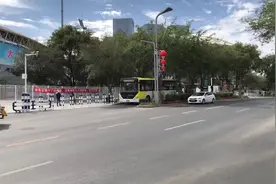 乌鲁木齐公交车增加运力 安全乘车有保障视频封面