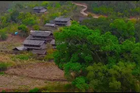 普洱“最孤独”古村，整个村子空无一人，走进去犹如穿越时空！视频封面