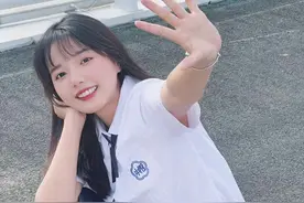 30秒学会！教你在桥上轻松get日杂大片～#拍照 #来拍照了 #拍照姿势 #拍照技巧 #日杂风 #桥上拍照 @抖音短视频视频封面