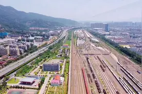 铁路货车的“4S”店是怎么样的呢？让我们走近铁路货车检修工厂视频封面