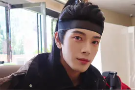 网友爆料，紫薇星竟然是他，破案了家人们😍 #营销号体自我介绍视频封面