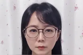 #女子被男子当众拖进厕所隔间 #薇观察视频封面
