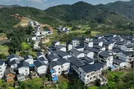 广西西林：风貌改造换新颜，乡村振兴谱新篇#乡村振兴dou行动视频封面