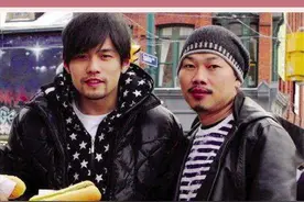 #方文山写歌一字千金  方文山为周杰伦写歌一字千金，一首青花瓷就是几百万了！#娱乐评论大赏