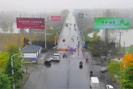 邳州西大桥今日起道路封闭维修至12月20日，请机动车注意绕行#交通 #现场实拍 #交通安全 #城市建设 #实时路况 视频封面