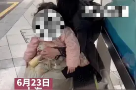 6月23日上海。一对母女在街头流浪，警察耐心劝导也不愿意去救助站。#泪目 #心酸瞬间视频封面