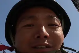 翱翔天空！第一视角感受兵哥的跳伞日常，太燃了。视频封面