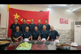 八八年退伍老兵相聚一堂，重温军营战友情视频封面