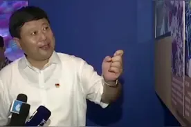 王传喜：来参观主题展，心情非常激动，仿佛又回到了过去那段峥嵘岁月…视频封面