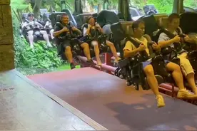 中华恐龙园4D过山车🎢｜等你来挑战，799拿下住宿+早餐+两天两人畅游恐龙园#中华恐龙园 #旅行推荐官 #过山车 #环球恐龙城视频封面