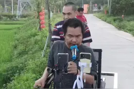 流浪歌手回乡下开直播，欢迎大家来观看#翻唱 #现场演唱视频封面