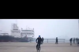 自行车最帅的动作之一：漂移360教学来啦！跟坤哥学起来#骑行 #新年造万象 #危险动作请勿模仿 #山地车